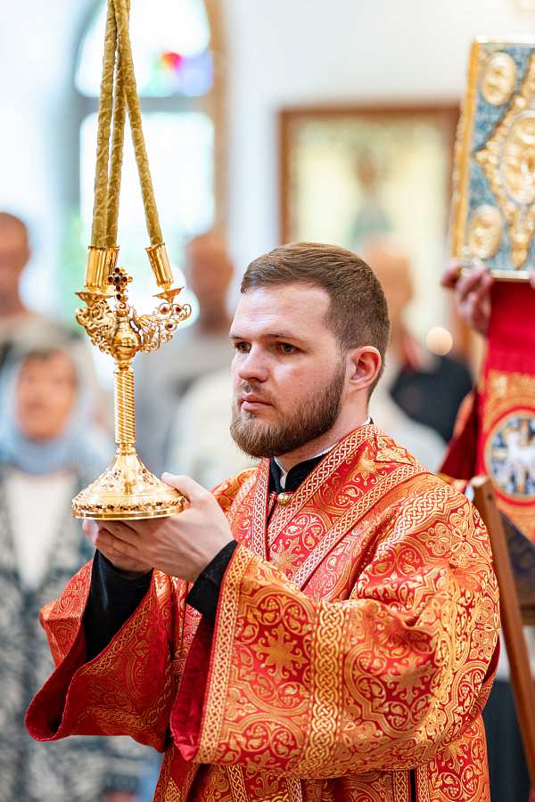 Божественная литургия в храме иконы Божией Матери «Нечаянная Радость» в посёлке санатория «Подмосковье» г.о. Домодедово
